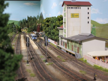 dum-vlacku-modely-zeleznic-od-petriny-2-patro-stanice-metra-linky-a